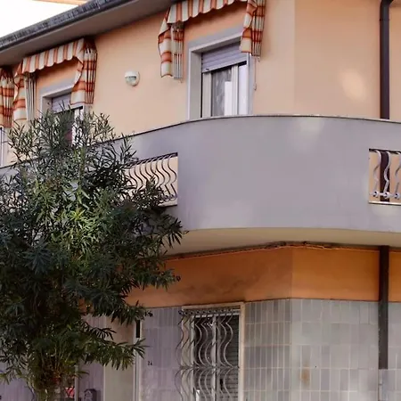 Tra Mare E Pineta Apartment